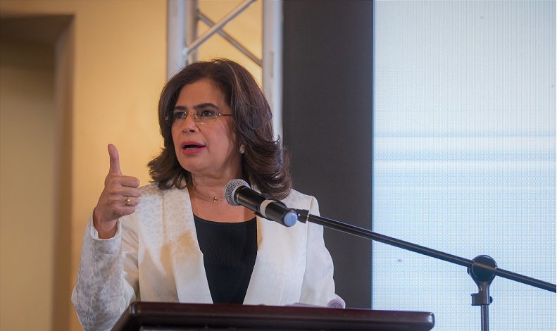 “Tengo derecho”: ministra Rixi Moncada no descarta postularse como magistrada de la CSJ