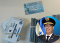 Suspenden e investigan a comisionado policial por compra irregular de material para licencias