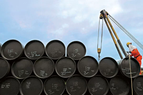 Precios del petróleo podrían alcanzar los 380 dólares por barril si Occidente impone topes al crudo ruso