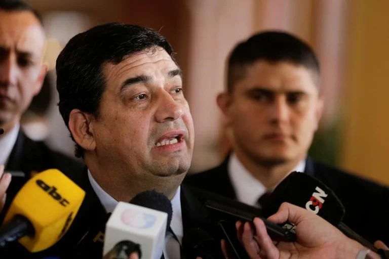 Fiscalía de Paraguay inicia investigación contra el vicepresidente Hugo Velázquez por corrupción