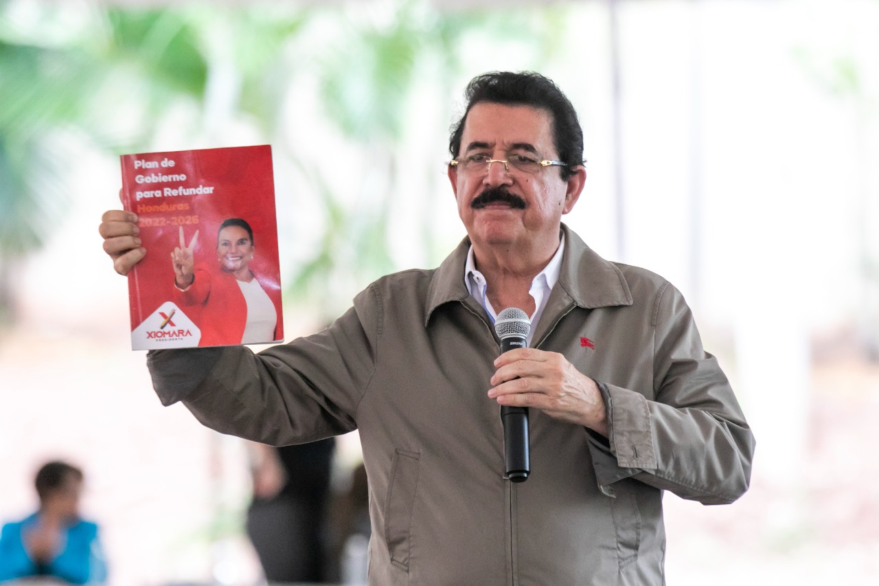 “Mel” Zelaya asegura el gobierno cumplirá sus promesas, pero “dictadura” sigue enraizada en el país