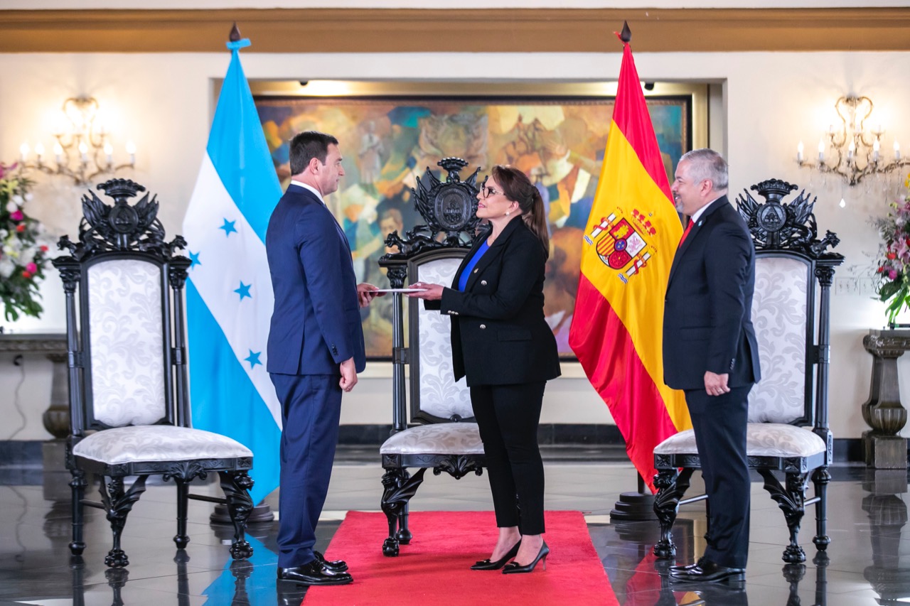 Embajadores de Argentina, Brasil, España y Líbano presentan credenciales en Honduras