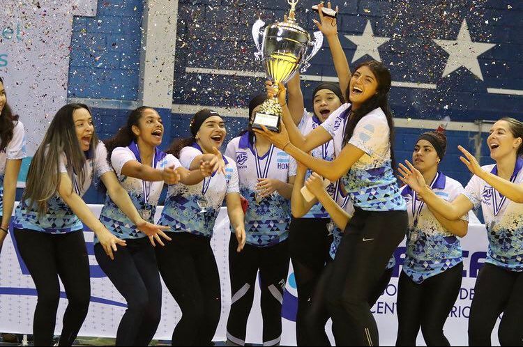 Dando pelea, la Selección femenina de voleibol de Honduras se quedó con medalla de plata