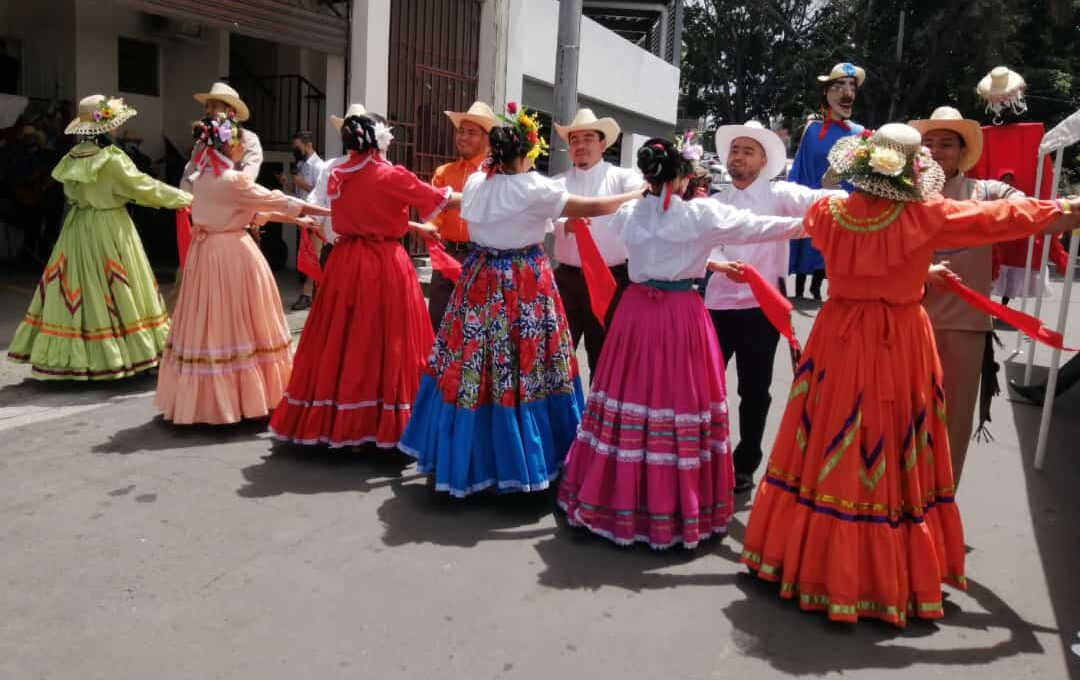 Hon­du­ras ce­le­bra el Día Mun­dial del Folclore con bai­les tí­pi­cos
