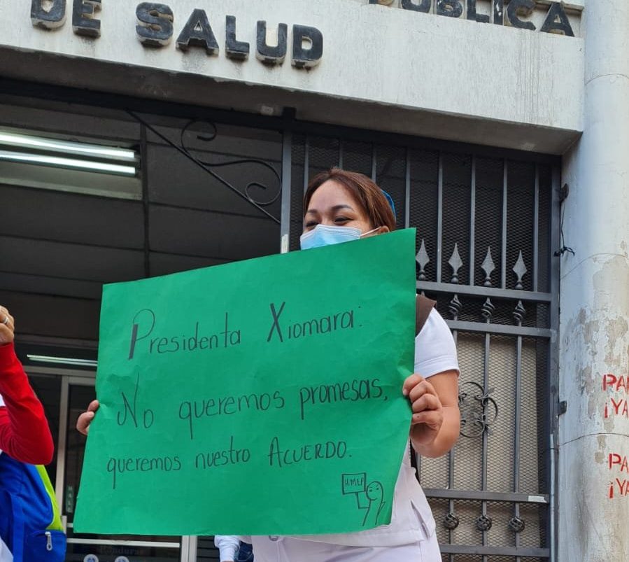 Personal del Hospital María se suma a protestas exigiendo plazas de trabajo