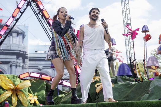 Camilo y Evaluna colapsaron Madrid con concierto gratuito en la calle
