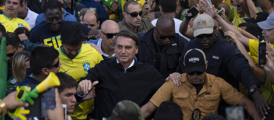 Bolsonaro recorta distancias a Lula y se sitúa a menos de cinco puntos, según encuestas