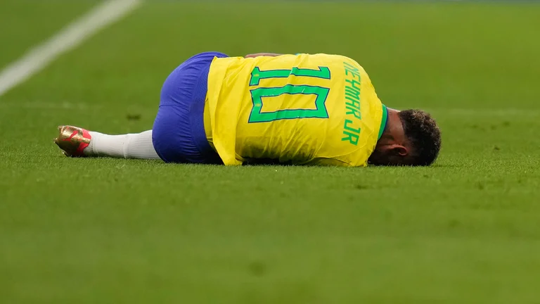 Brasil pierde a Neymar y Danilo para la primera fase de Qatar 2022