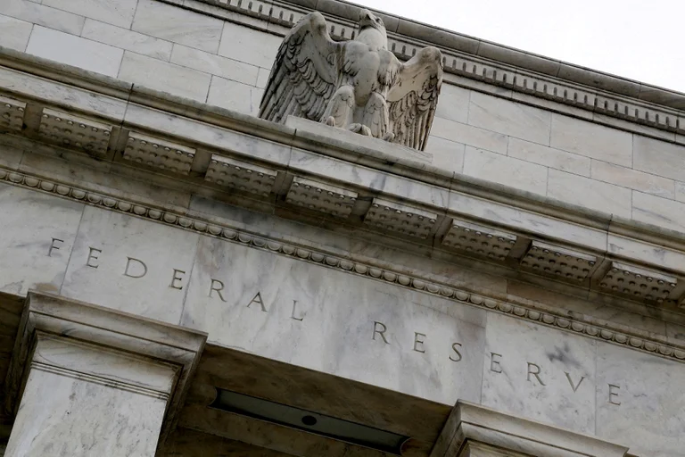 Reserva Federal de EEUU aumenta de nuevo las tasas de interés, la sexta en el año