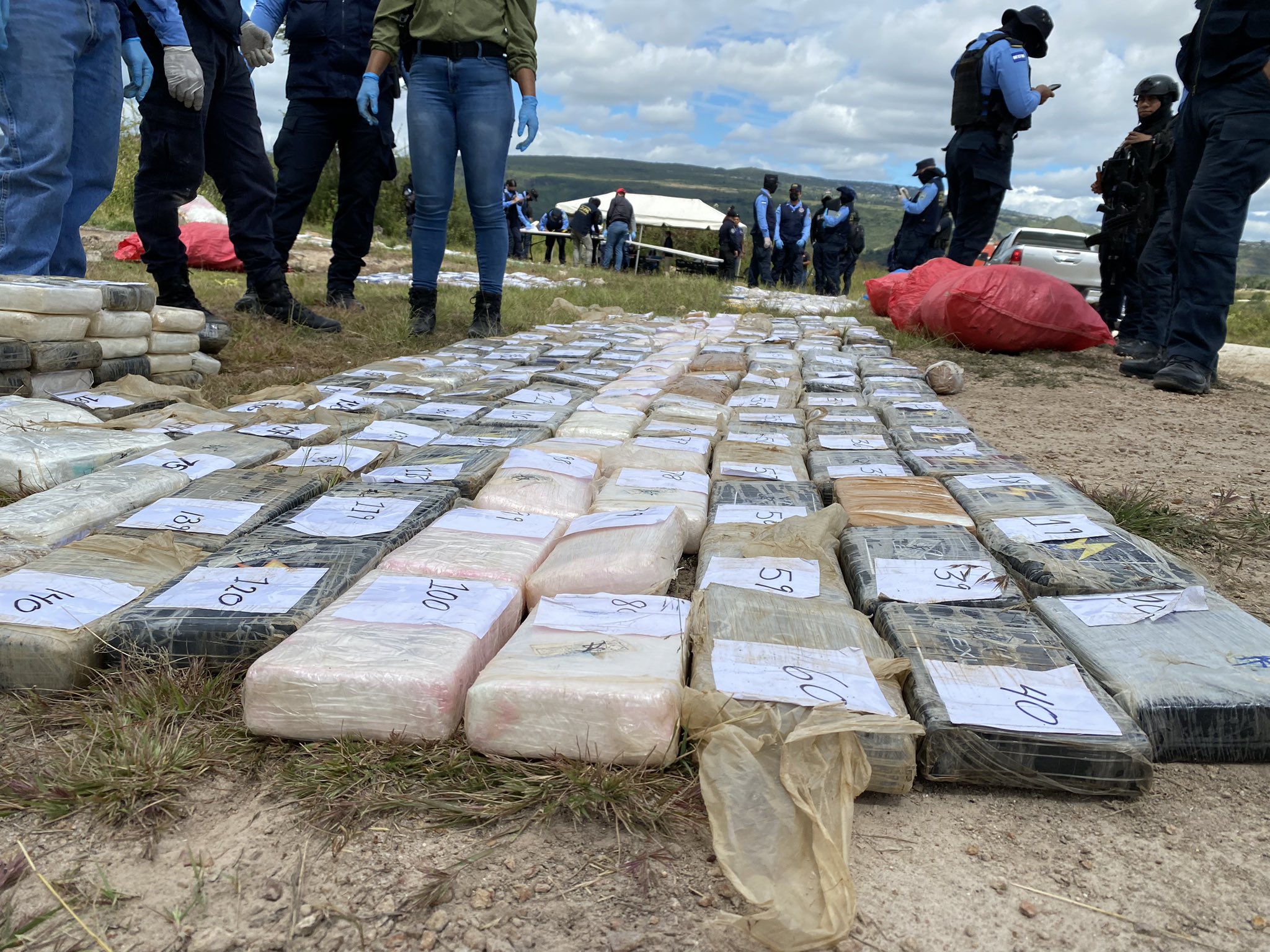 Más de una tonelada de cocaína se incinera en acciones en contra del narcotráfico