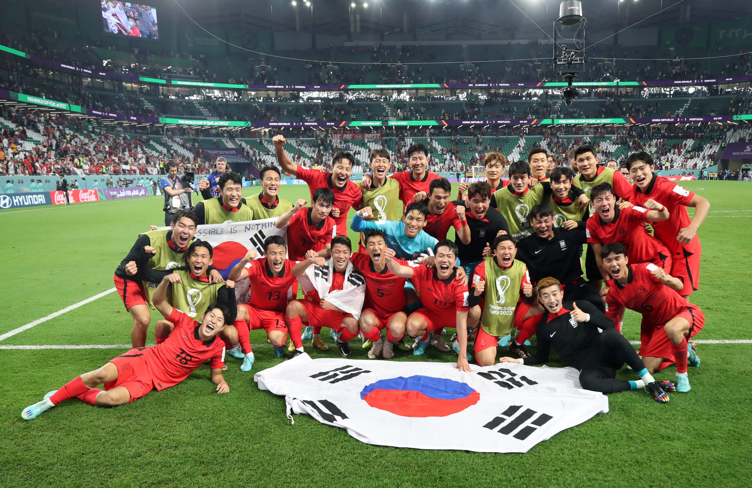 Corea del Sur logra agónico pase a octavos, pero deja fuera a la Uruguay de Suárez