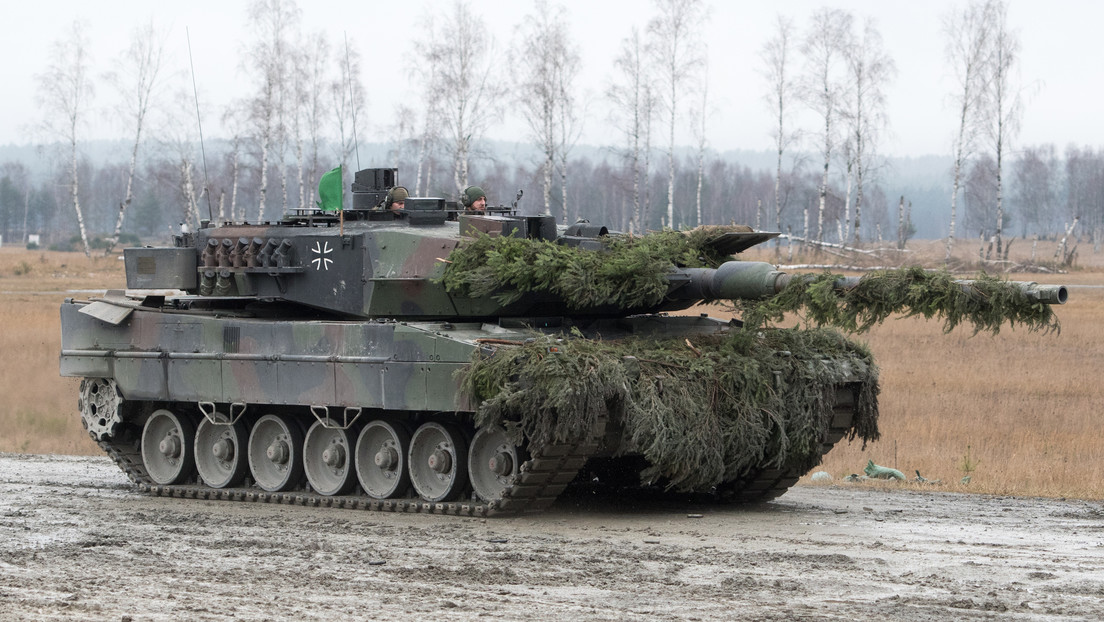 Oficial: Alemania cede y enviará 14 tanques Leopard a Ucrania