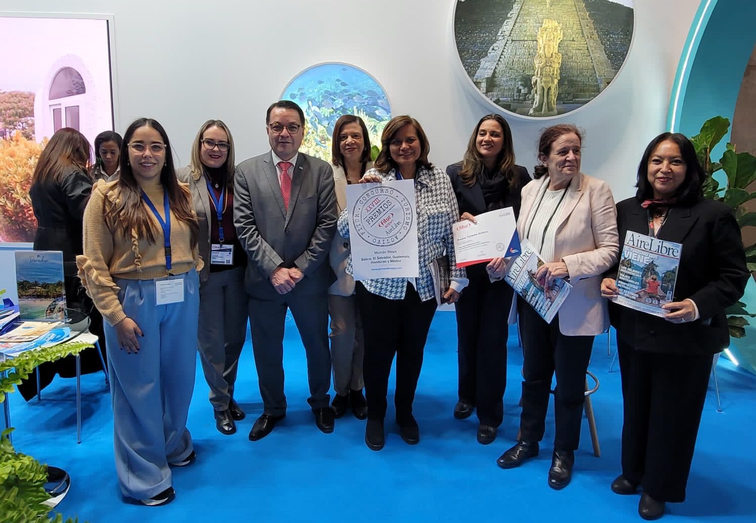 Honduras recibe reconocimiento en nombre de la Organización Mundo Maya por concurso de Turismo Activo