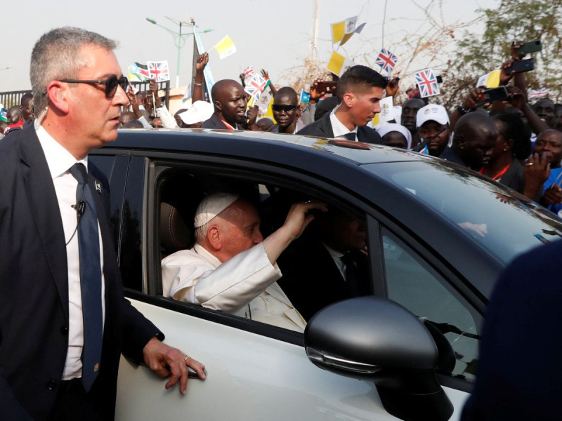 El papa Francisco llegó a Sudán del Sur para promover la paz y la reconciliación en el país