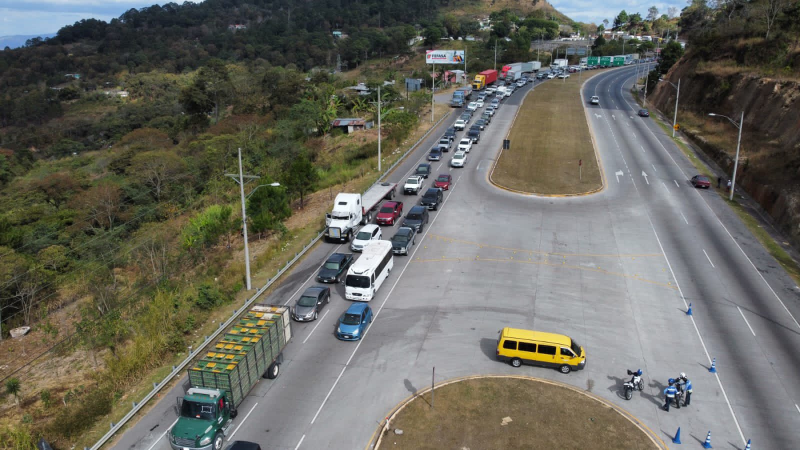 Transporte de carga pesada logra acuerdo para circulación por la capital del país