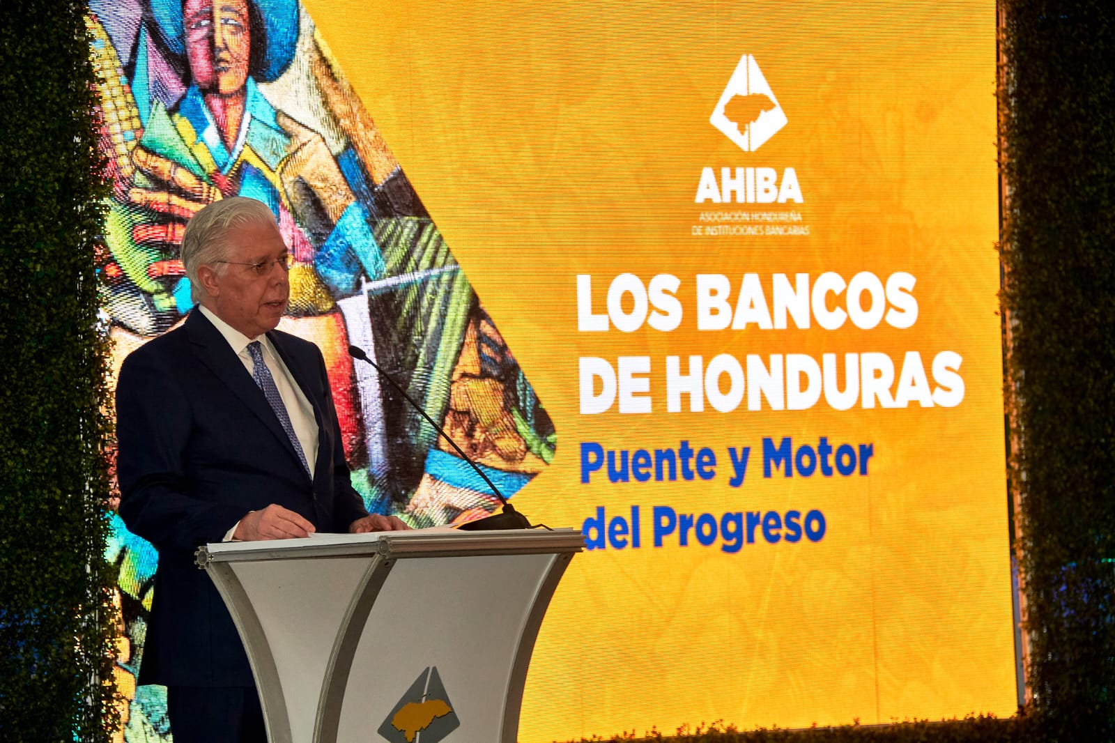Bancos de Honduras coinciden en ser puente y motor del progreso