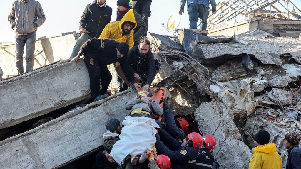 Se agota el tiempo para hallar sobrevivientes del sismo en Turquía y Siria