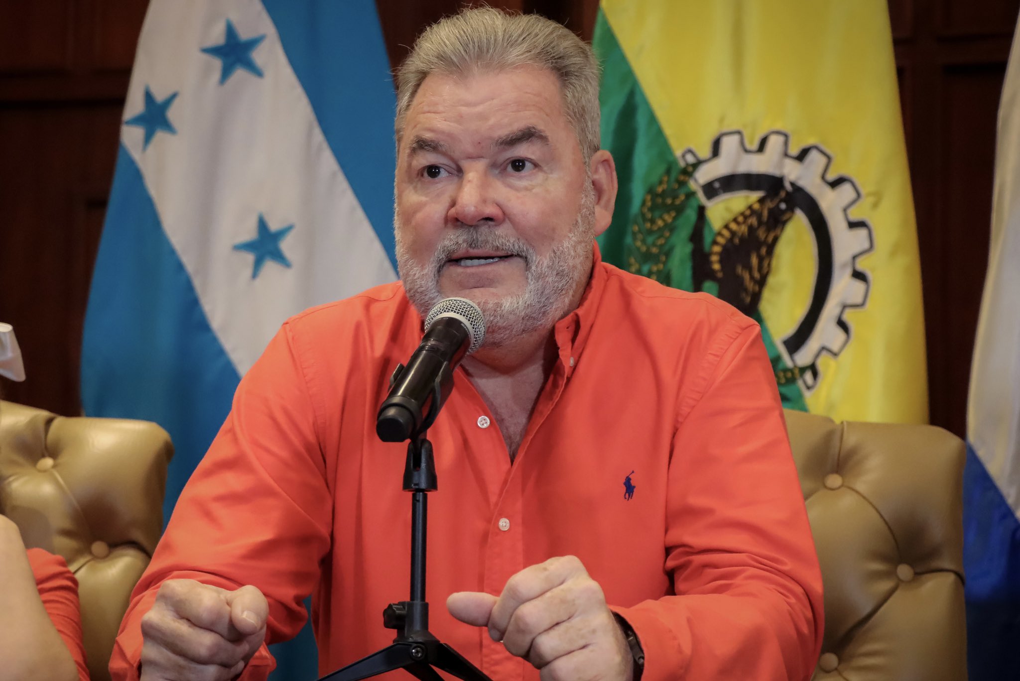“Tenemos dos presidentes, una electa y otro en funciones”: Roberto Contreras