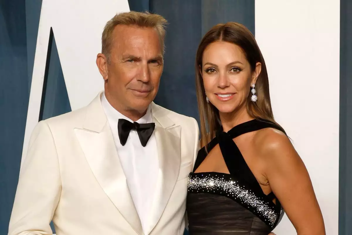 Ex esposa de Kevin Costner se niega a abandonar la mansión del actor