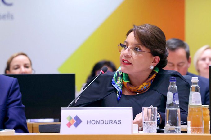 En UE-CELAC presidenta Castro reitera compromiso para luchar por la igualdad