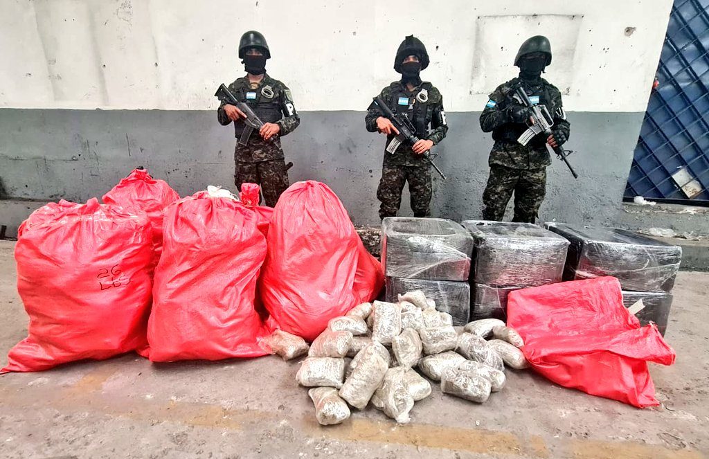 PMOP decomisa fuerte cantidad de droga perteneciente a la MS-13  en Cerro de Hula, FM