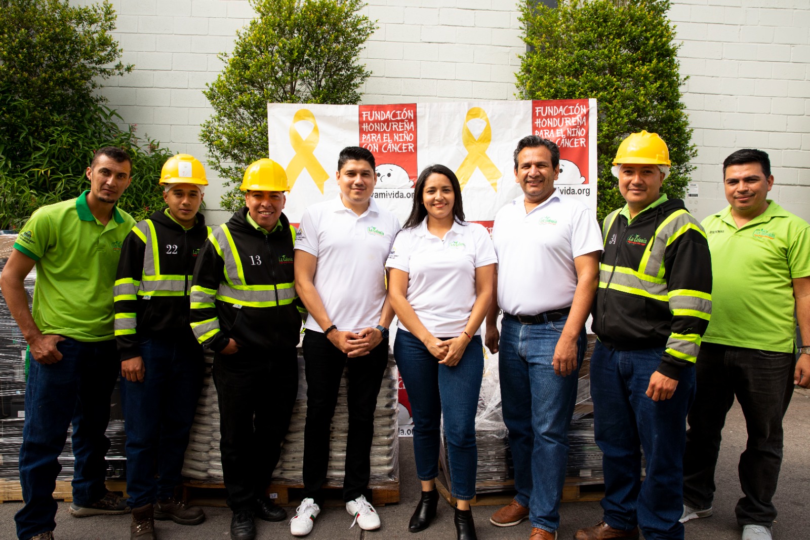 Supermercados La Colonia entregó donativo a la Fundación Hondureña para el Niño con Cáncer 
