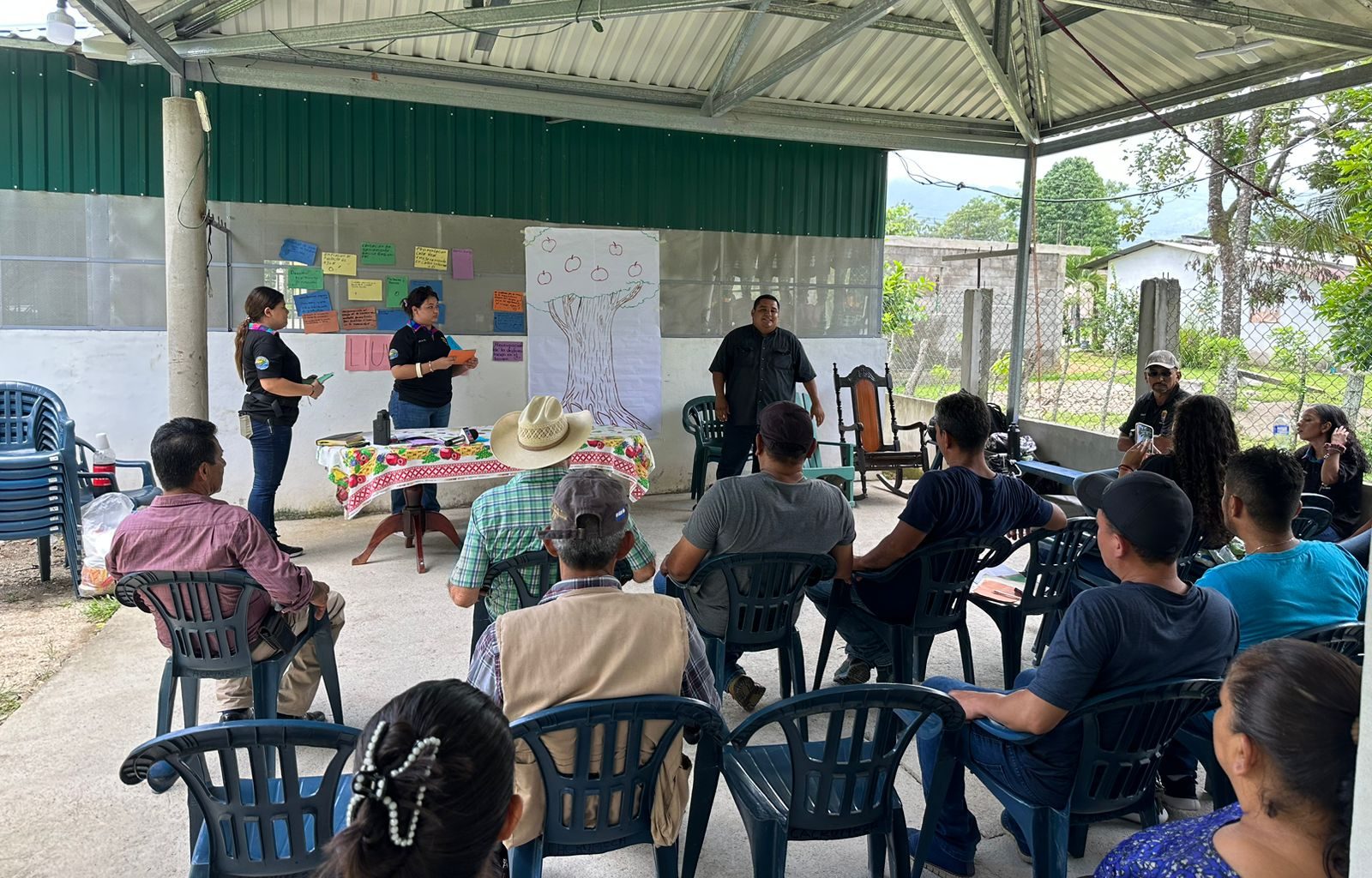 UNAH impulsa participación comunitaria en Atlántida, mediante estudiantes de Desarrollo Local
