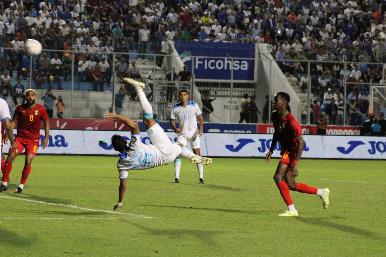Con goleada primera victoria de Honduras bajo dirección técnica de Reinaldo Rueda