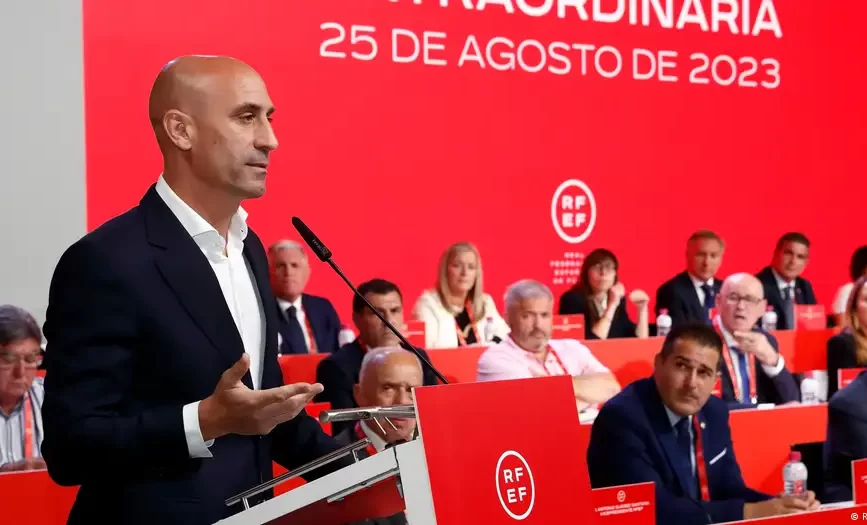 Luis Rubiales renuncia a la presidencia de la Federación Española de Fútbol
