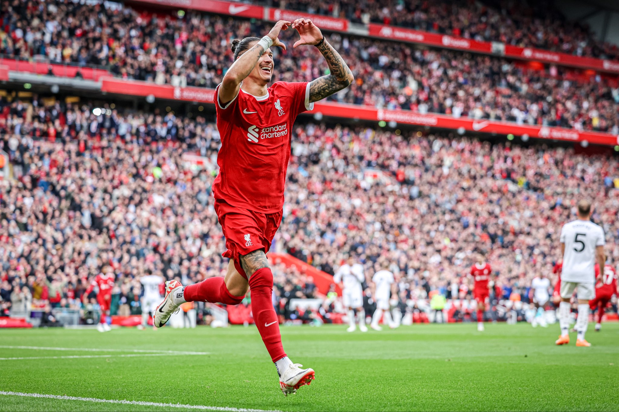Darwin Núñez enmarca otra victoria del Liverpool