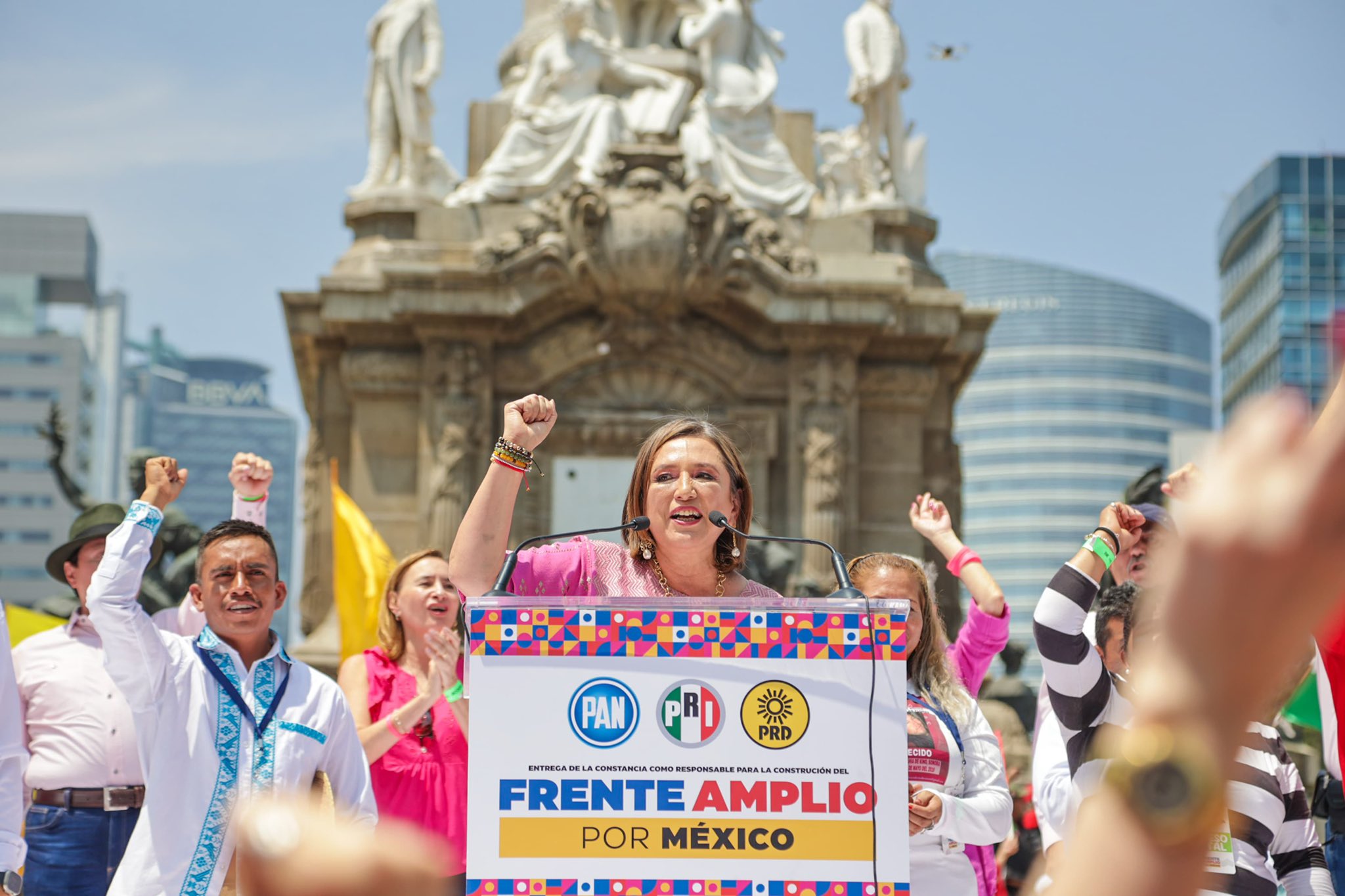 Oposición mexicana proclama a Xóchitl Gálvez como candidata 