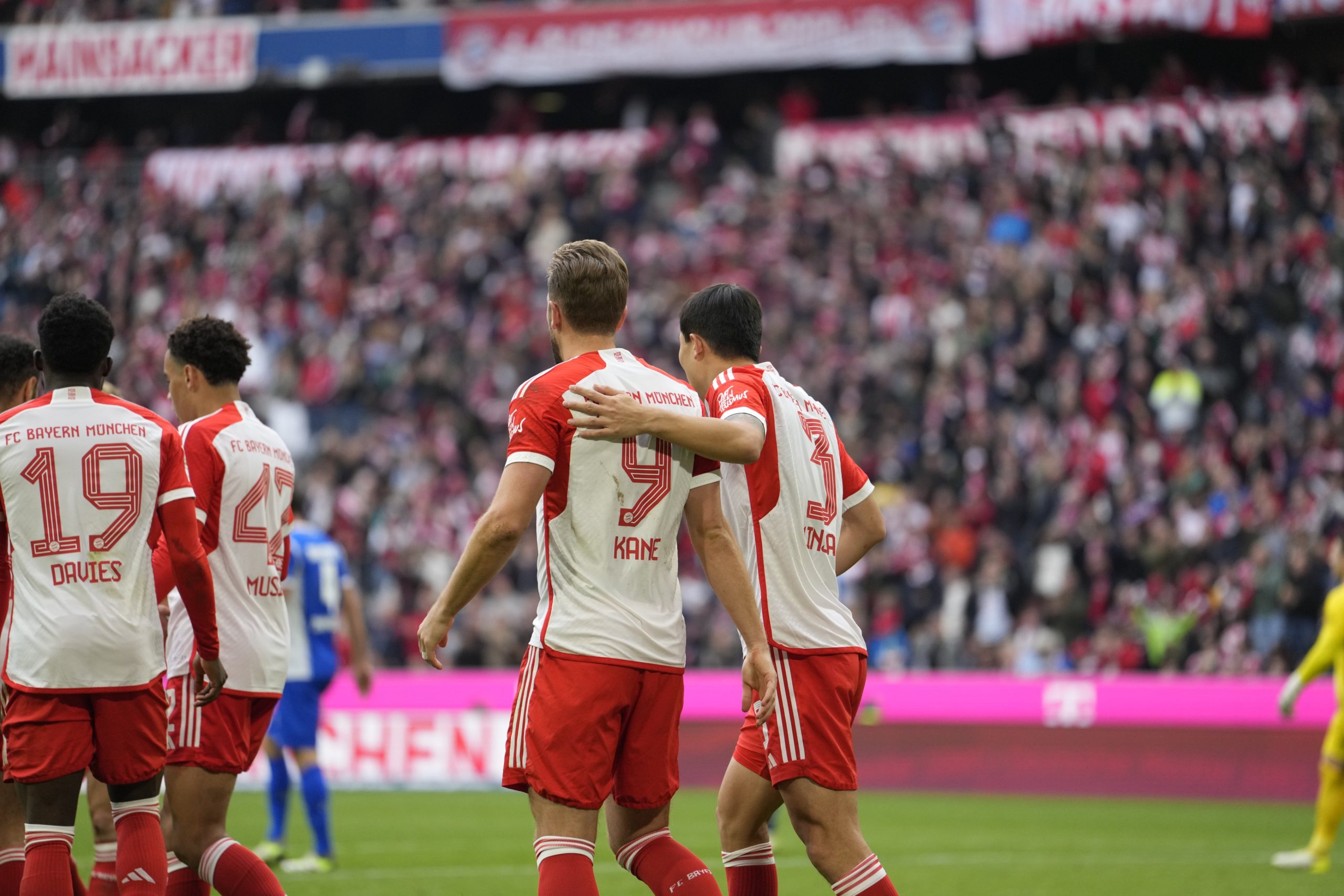 El Bayern sufre en el primer tiempo para luego ganar por 8-0 ante Darmstadt