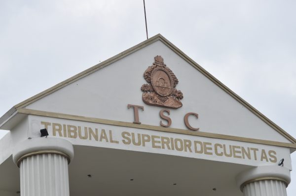 Unas 181 municipalidades han incumplido con la rendición de cuentas ante el TSC