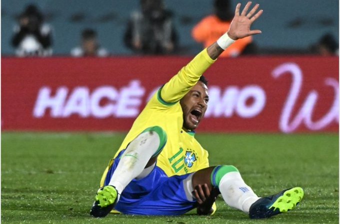 Lesiones de Neymar, un calvario que no cesa