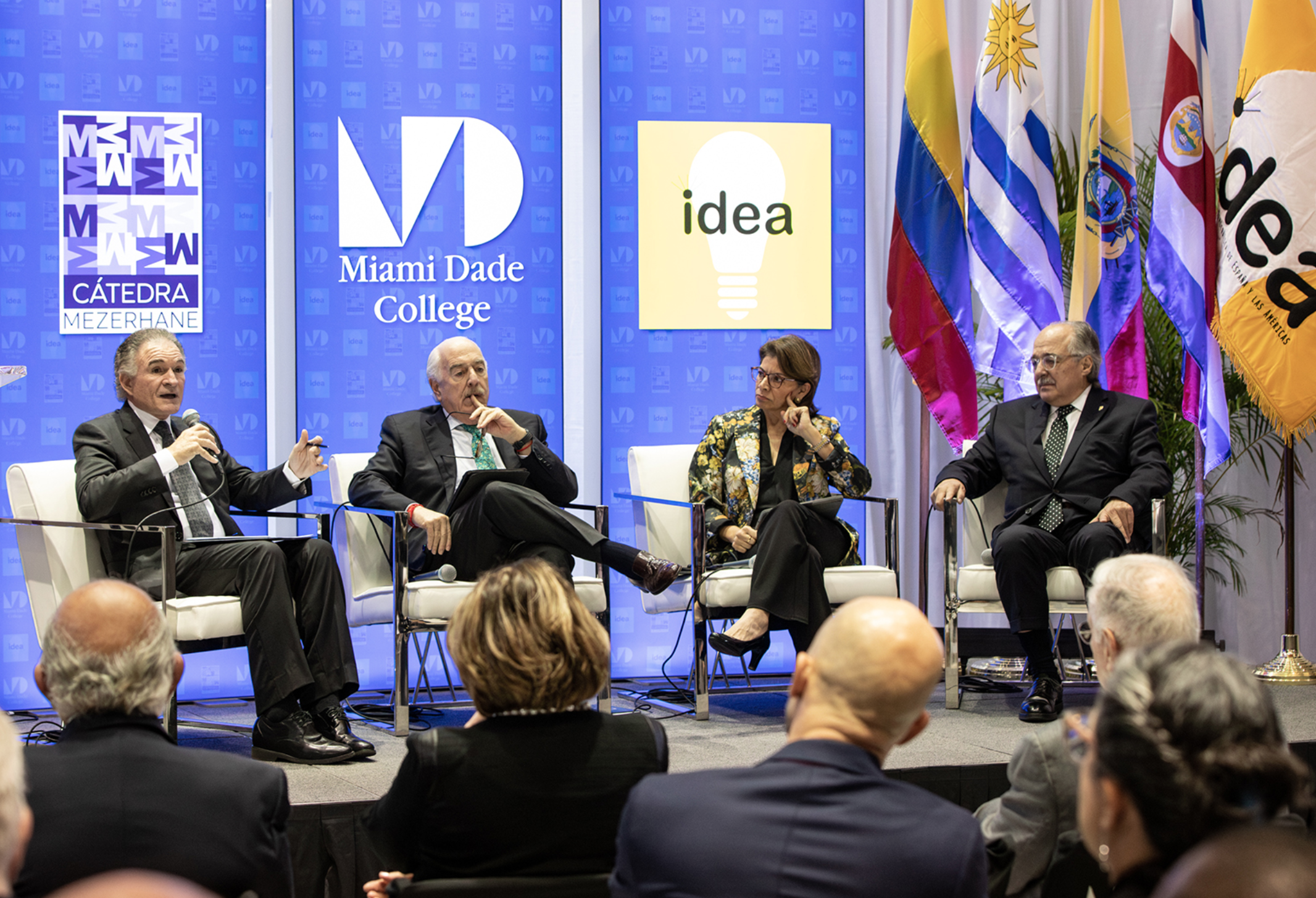 Expresidentes alertan del deterioro de las democracias en América Latina 