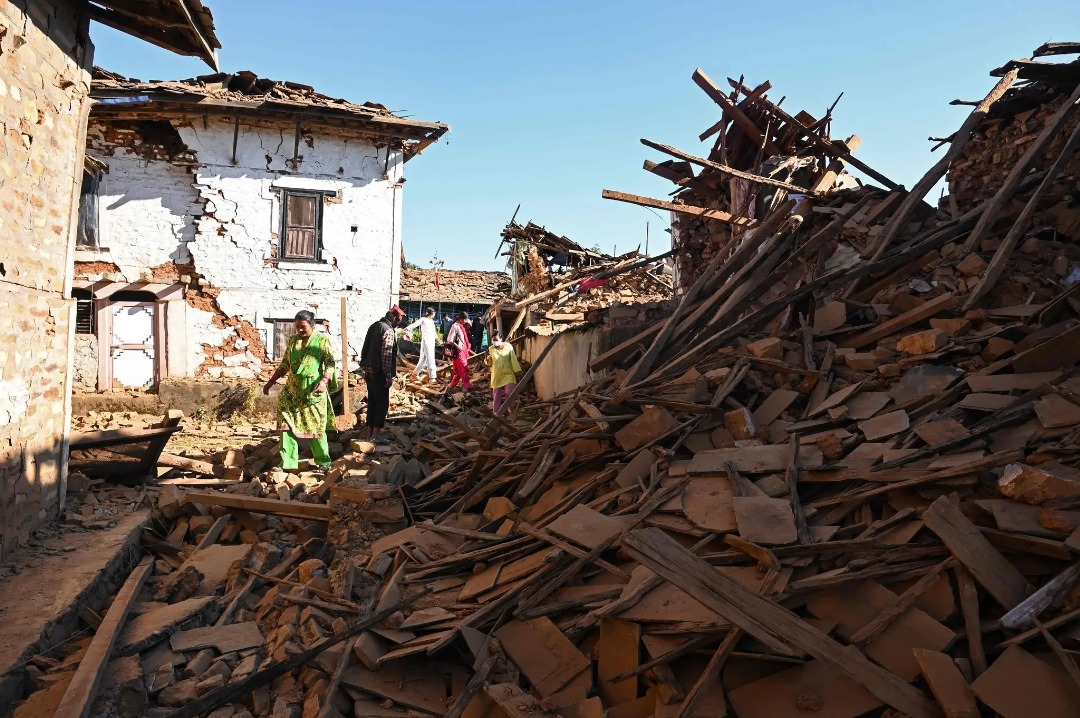 Nuevo terremoto de 5,3 sacude el oeste de Nepal tras el seísmo del viernes con 153 muertos