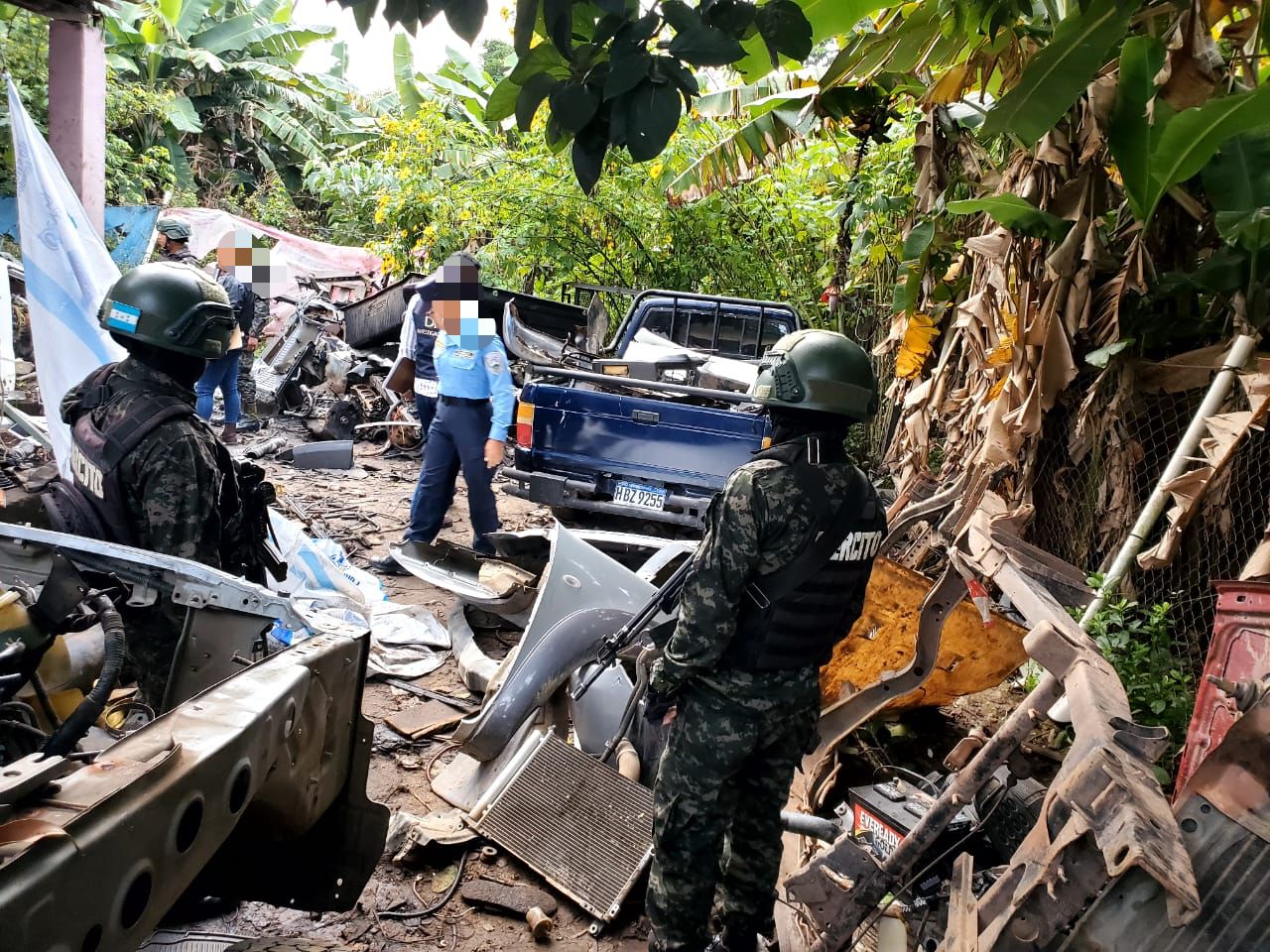 Desmantelan taller clandestino de vehículos robados en Siguatepeque
