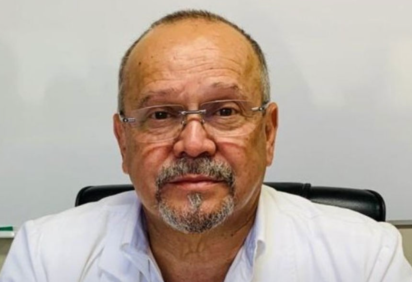 Doctor Herbert López asume la dirección del Hospital Escuela de la capital