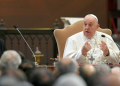 El papa: “Los ancianos no deben ser dejados solos sino vivir en familia”
