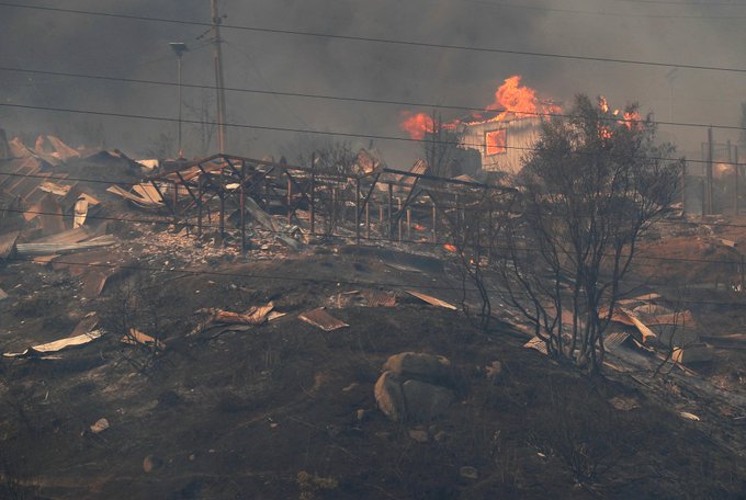 Aumentan a 112 los fallecidos en los devastadores incendios de Chile