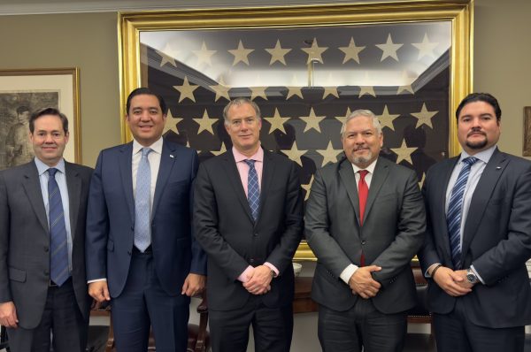 Honduras promueve en EEUU el ambicioso proyecto del ferrocarril interoceánico